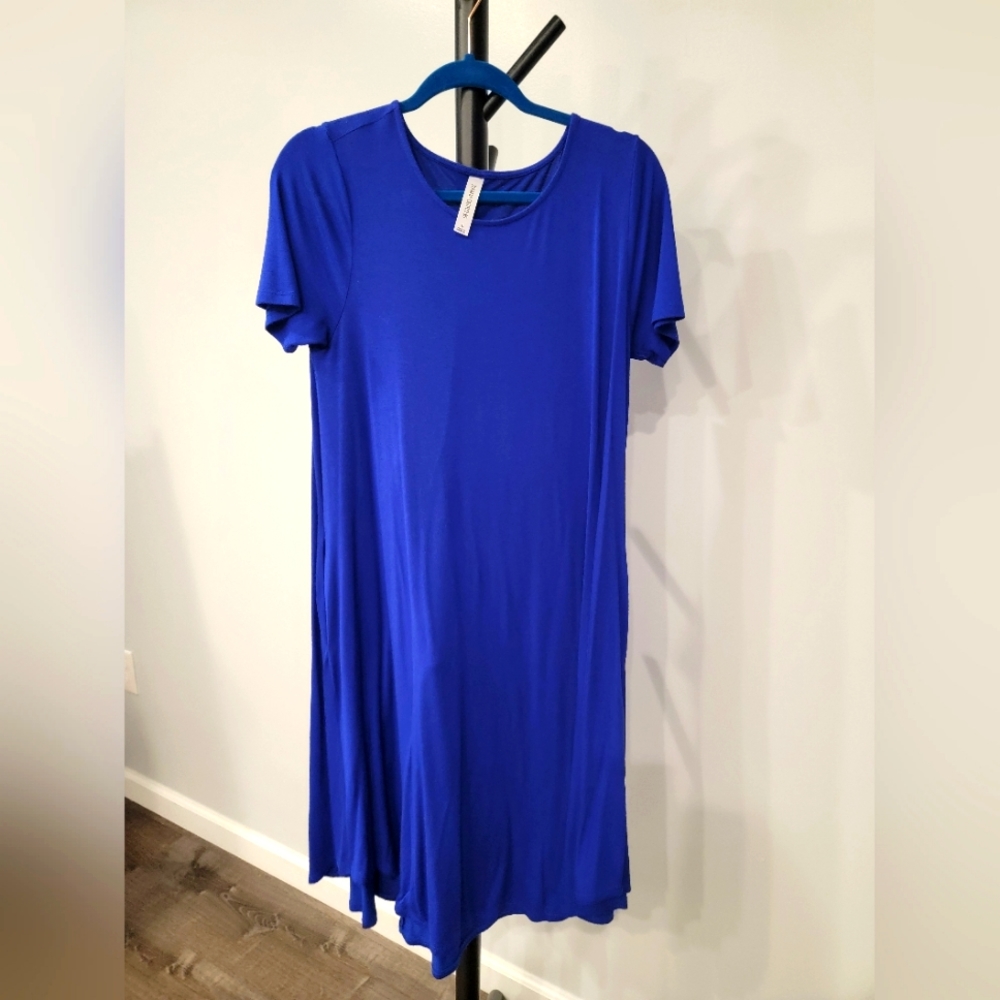 L t shirt blue dress